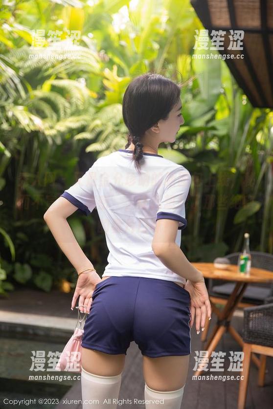 秀人网 - 又是金允珍呐的新图包上线，秘而不宣的‘秘密’，让我想起了那些绝密的薯片口味！