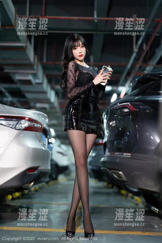 秀人网-陆萱萱cecillia 秀人网 - 陆萱萱cecillia的泳池探险合集,水面下的荡漾你会想象到的画面。