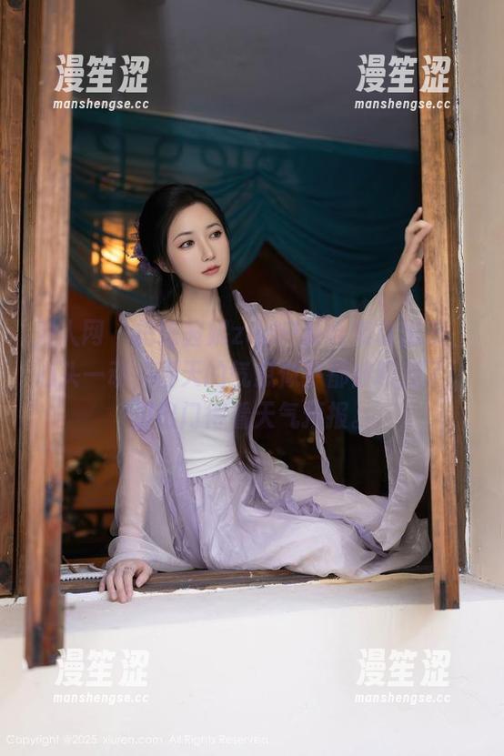 秀人网 - 把陈茜妮zoe户外合集拿出来，心头一动，春天的气息似乎都被唤醒了，但出门得看天气预报。