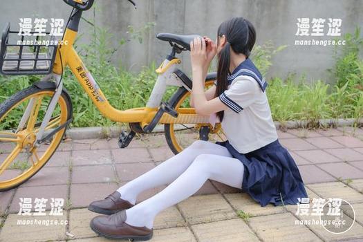 稚乖画册 - 想和赤西夜夜一起聊聊初音少女各色原图？资源早就备好了，快来一睹为快！