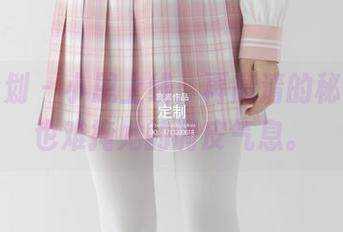 紧急企划 – 小恩上线：再高清的秘书照，也难掩她的调皮气息。