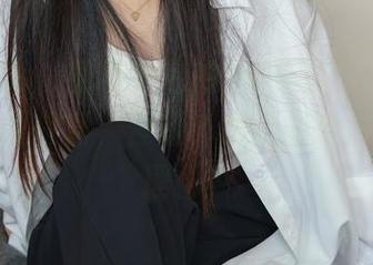 绮梦摄影 – 丽丽的私拍她的短裙，总让我在脑海里停留，停留，想问问她这样搭的理由？