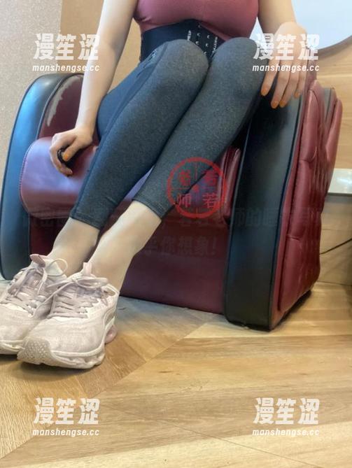 微密圈 - 翻翻网盘，若若老师的睡衣写真超乎你想象！