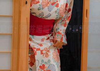 女神降临：荒井喵喵的写真集等你来挖掘资源！