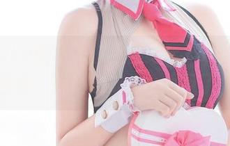 菌烨tako的“尼尔机械纪元2B”：看着看着，我也想成为个机甲了！