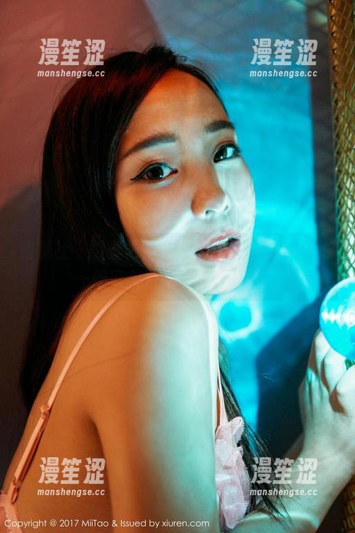 蜜桃社-Gina 蜜桃社 - 等着吧,分享Gina的美脚,给你的审美带来一次小冲击