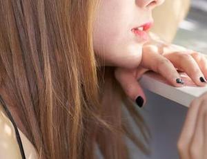 蜜桃社 – 初月的牛仔裤图片分享：又见那条牛仔裤，它今天又是稳赢！