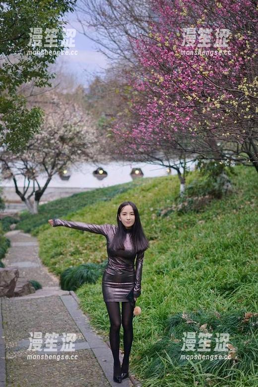微密圈 - 哦，辣妈女神的黑白写真，绝对是摄影师的调色盘里的一抹独特