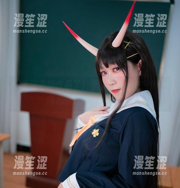 今天又有新作品了！里见年一泳衣更新，内心小剧场一波三折。