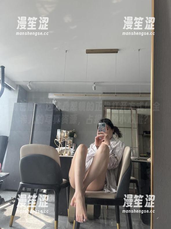 微密圈 - 这才是怼镜的正确打开方式！金希儿的写真资源，占据你的小心脏？