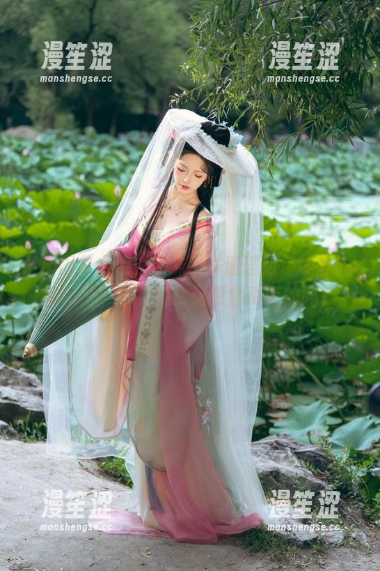 最新图集上线！雯妹不讲道理的“可爱Panda”，你见过比这更会卖萌的吗？