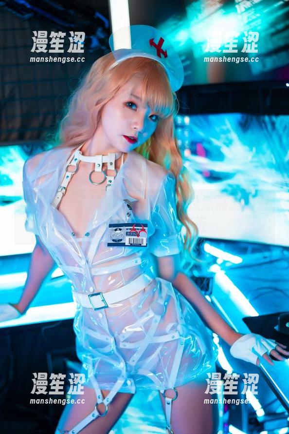 青水百合子的写真：那种科技感满满的魅魔，壁纸都不敢接近