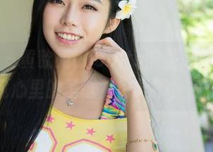 青豆客 – 黄歆苑chobits的圣诞写真集，让我心里的圣诞树也忍不住摇摆！