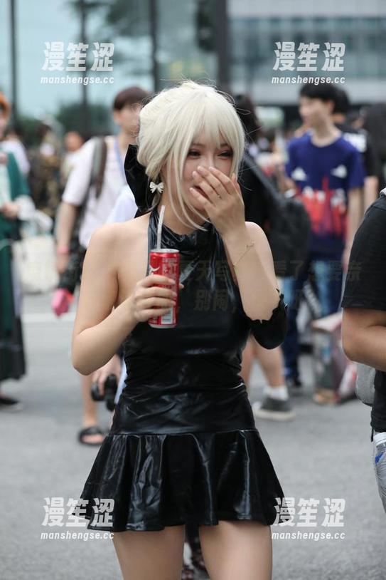 魔镜街拍-曼曼 魔镜街拍 - 曼曼的夏天写真:看了想要亲自确认美丽,别闹,快下呀