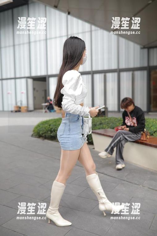 魔镜街拍-萌宝儿 魔镜街拍 - 肉丝与包臀裙的萌宝儿图包:哈哈镜效果满分